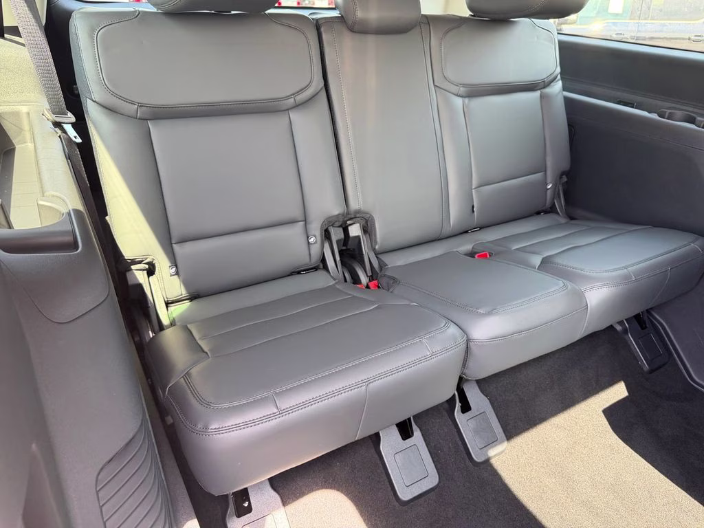 2026 Glacier Gray Metallic Tri-Coat Ford Expedition Max Active w/Black Tuxedo Wrap & 24" Spoke Niche Wheel 4X4 SUV