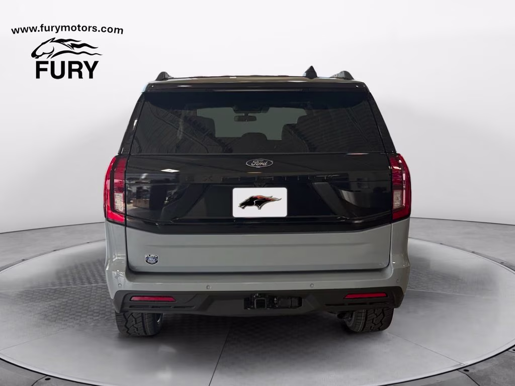 2026 Glacier Gray Metallic Tri-Coat Ford Expedition Max Active w/Black Tuxedo Wrap & 24" Spoke Niche Wheel 4X4 SUV