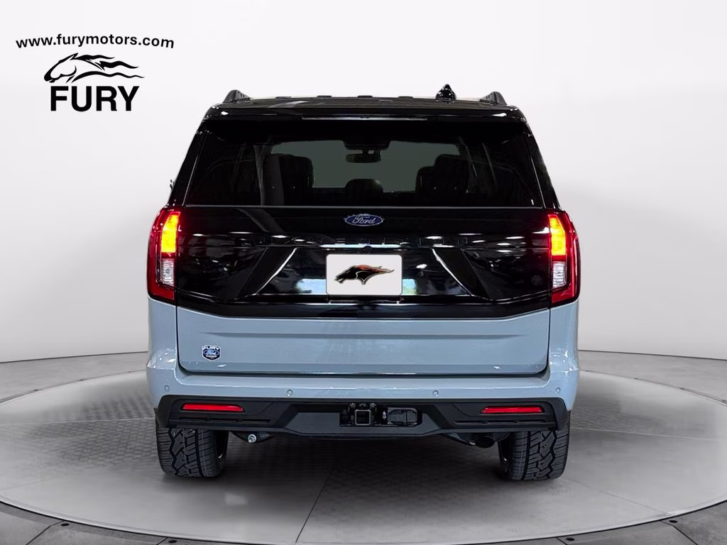 2026 Glacier Gray Metallic Tri-Coat Ford Expedition Max Active w/Black Tuxedo Wrap & 24" Spoke Niche Wheel 4X4 SUV