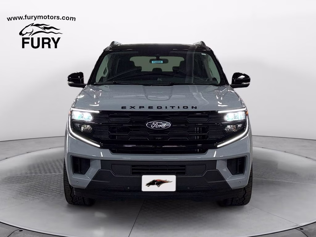 2026 Glacier Gray Metallic Tri-Coat Ford Expedition Max Active w/Black Tuxedo Wrap & 24" Spoke Niche Wheel 4X4 SUV