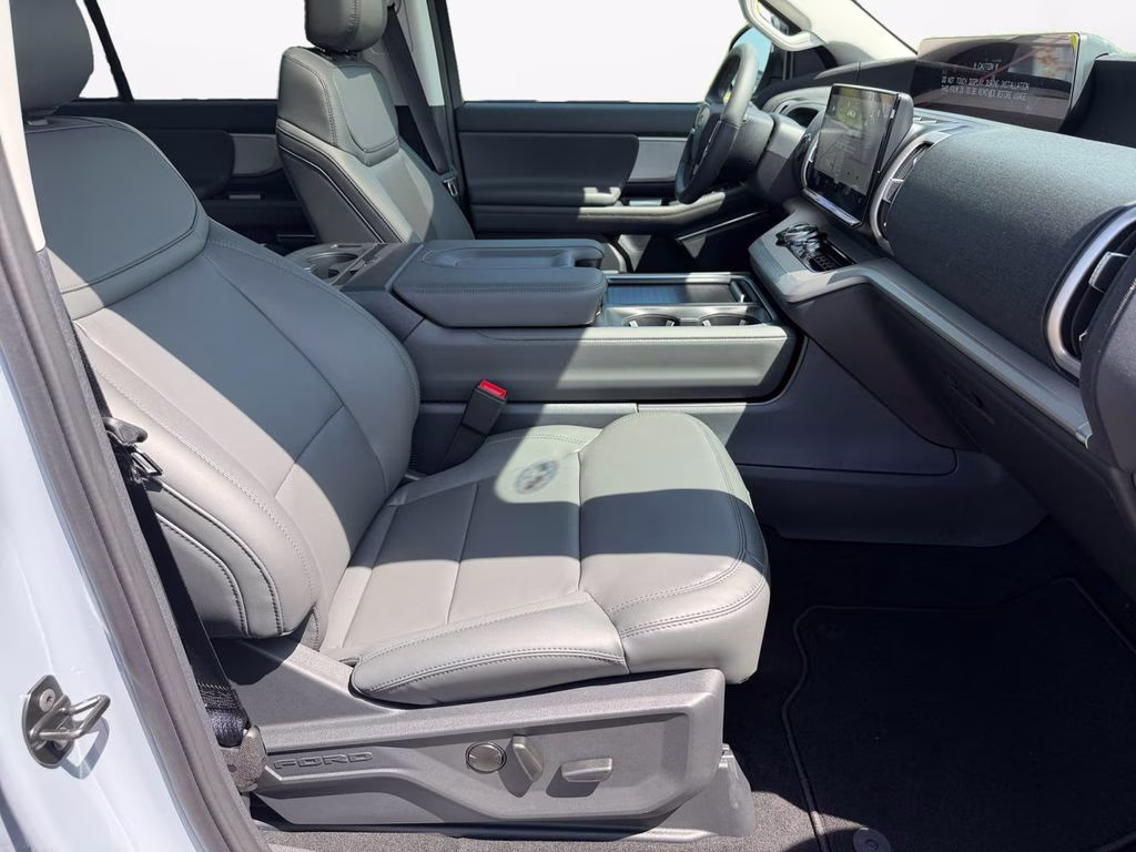 2026 Glacier Gray Metallic Tri-Coat Ford Expedition Max Active w/Black Tuxedo Wrap & 24" Spoke Niche Wheel 4X4 SUV