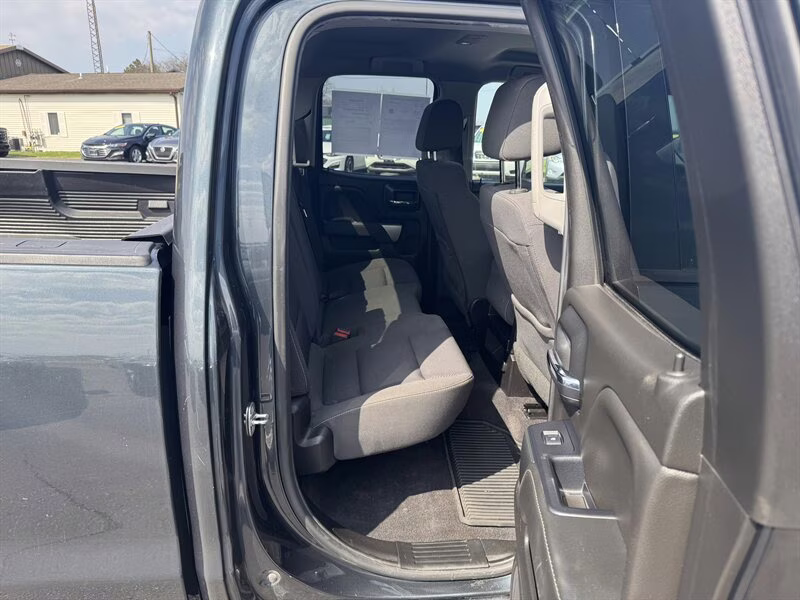 2019 Graphite Metallic Chevrolet Silverado 1500 LD LT 4X4 Truck