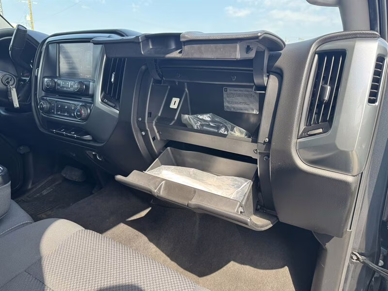 2019 Graphite Metallic Chevrolet Silverado 1500 LD LT 4X4 Truck