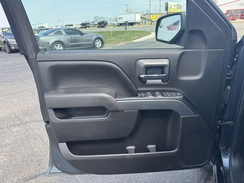 2019 Graphite Metallic Chevrolet Silverado 1500 LD LT 4X4 Truck