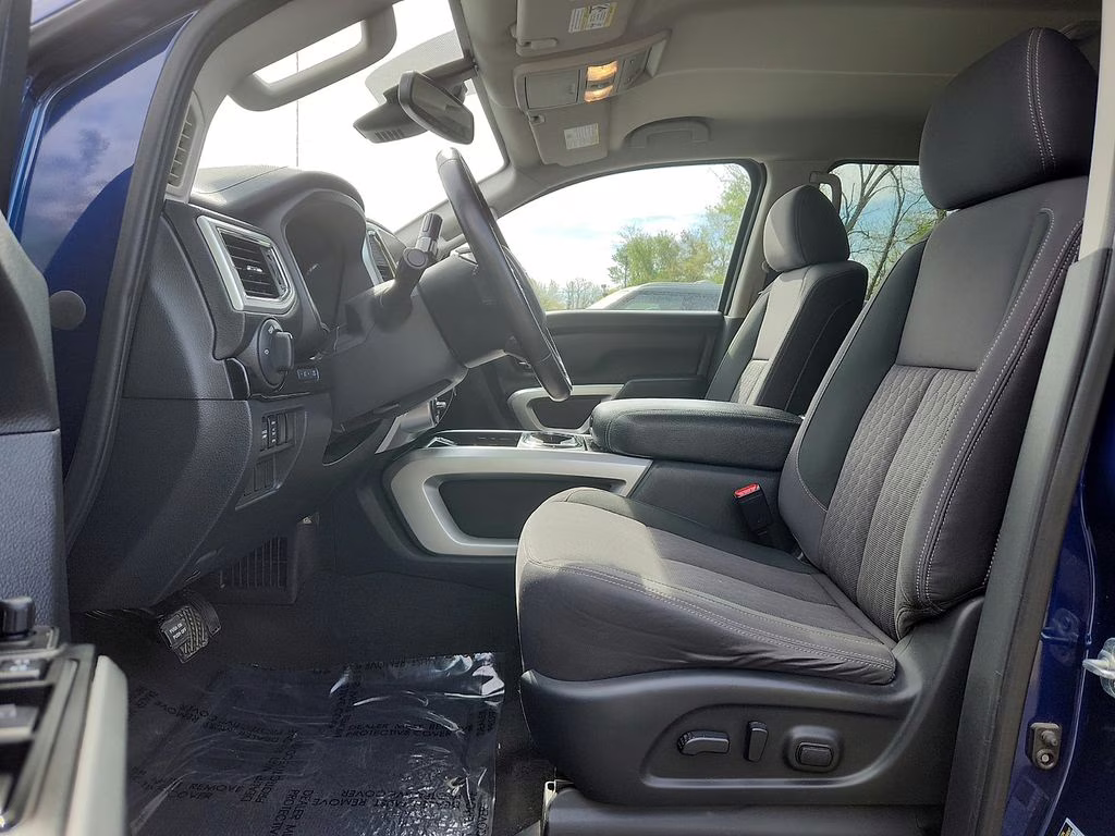 2021 Deep Blue Pearl Metallic Nissan Titan SV 4X4 Truck