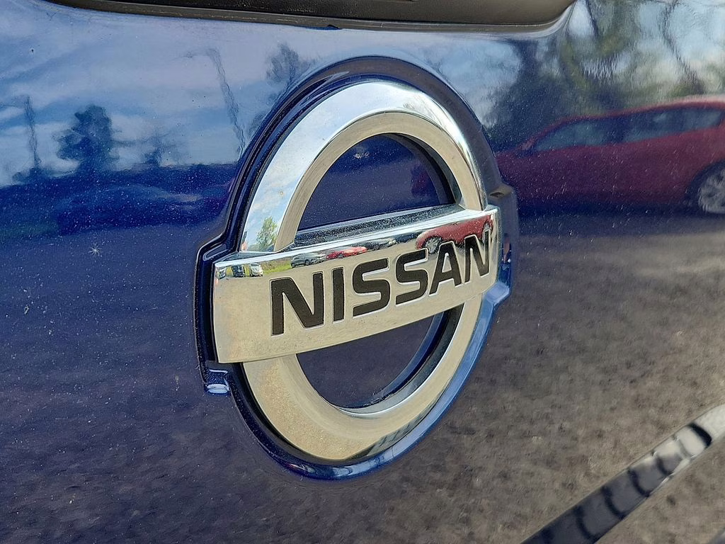 2021 Deep Blue Pearl Metallic Nissan Titan SV 4X4 Truck