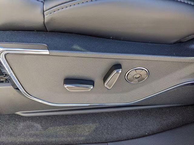 2025 Space White Metallic Ford F-150 Platinum 4X4 Truck