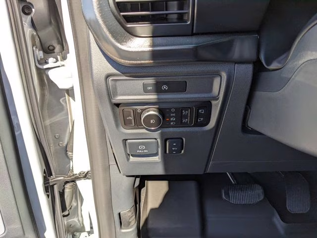 2025 Space White Metallic Ford F-150 Platinum 4X4 Truck