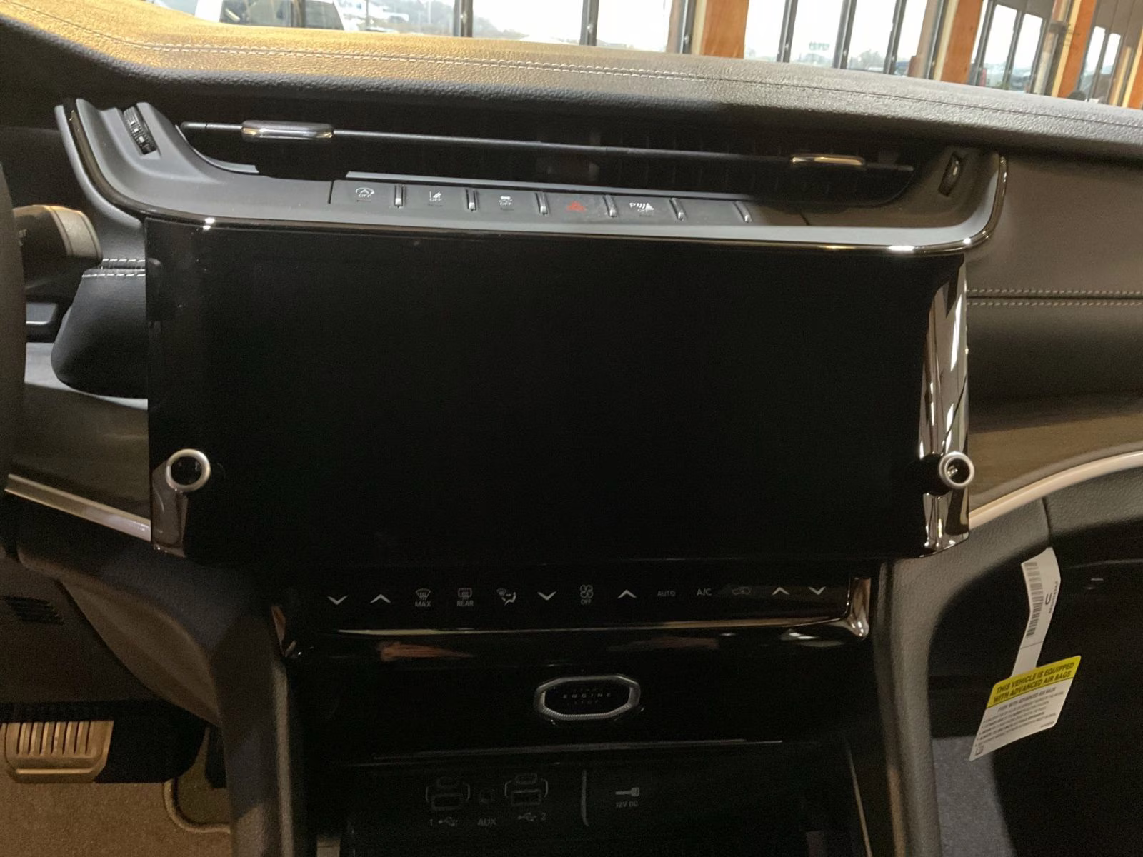 2026 Bright White Clearcoat Jeep Grand Cherokee Laredo 4X4 SUV