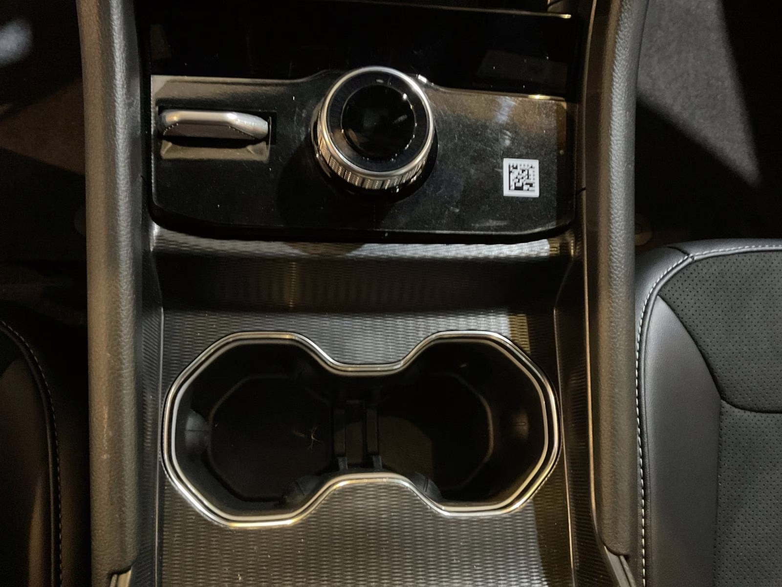 2026 Bright White Clearcoat Jeep Grand Cherokee Laredo 4X4 SUV