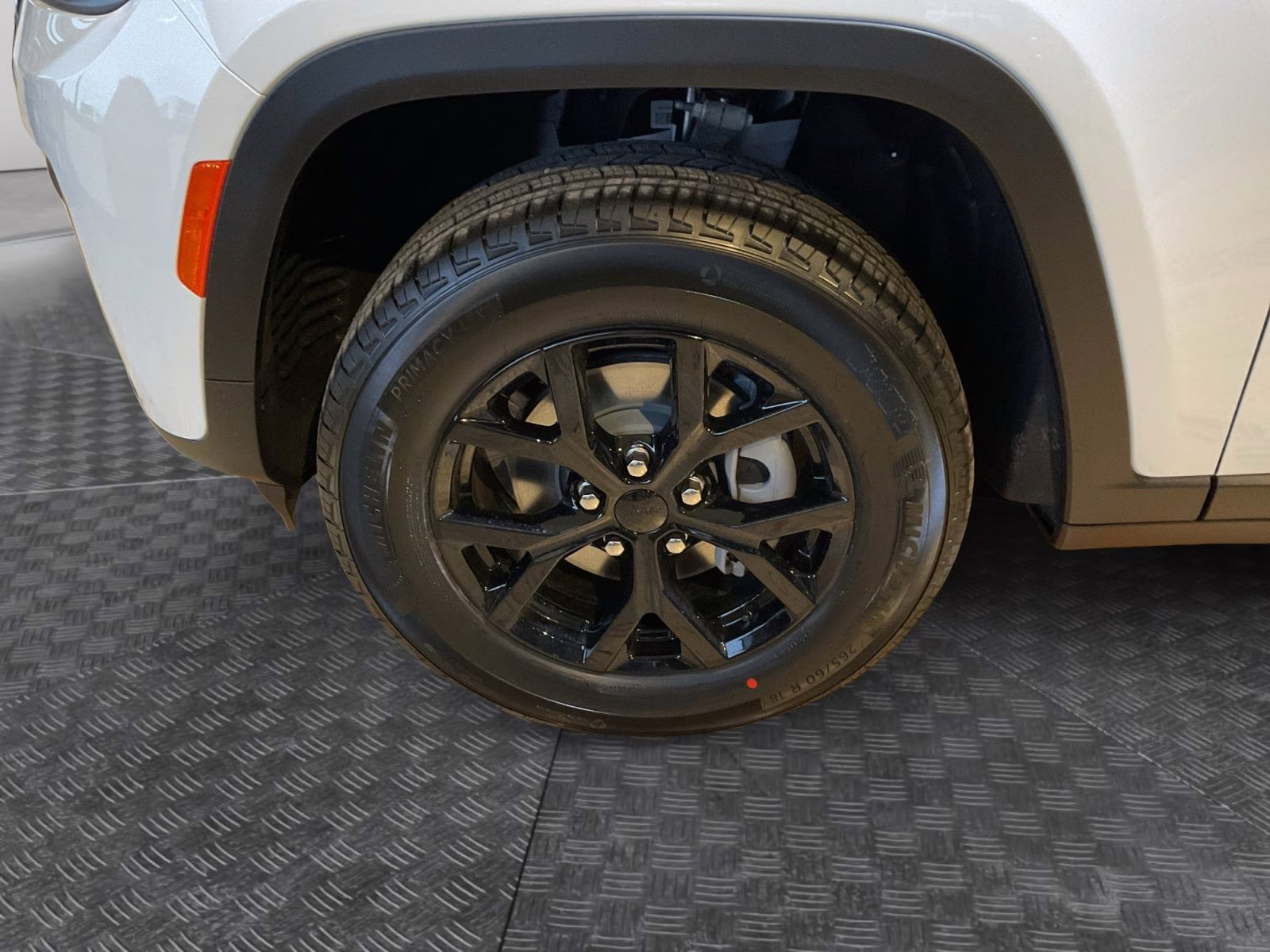 2026 Bright White Clearcoat Jeep Grand Cherokee Laredo 4X4 SUV