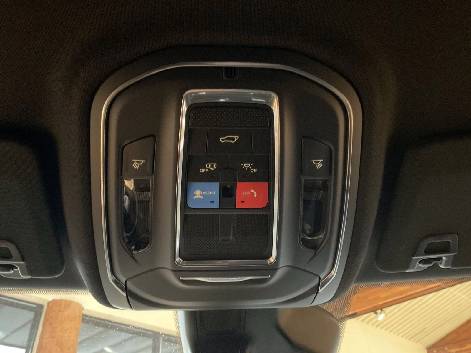 2026 Bright White Clearcoat Jeep Grand Cherokee Laredo 4X4 SUV