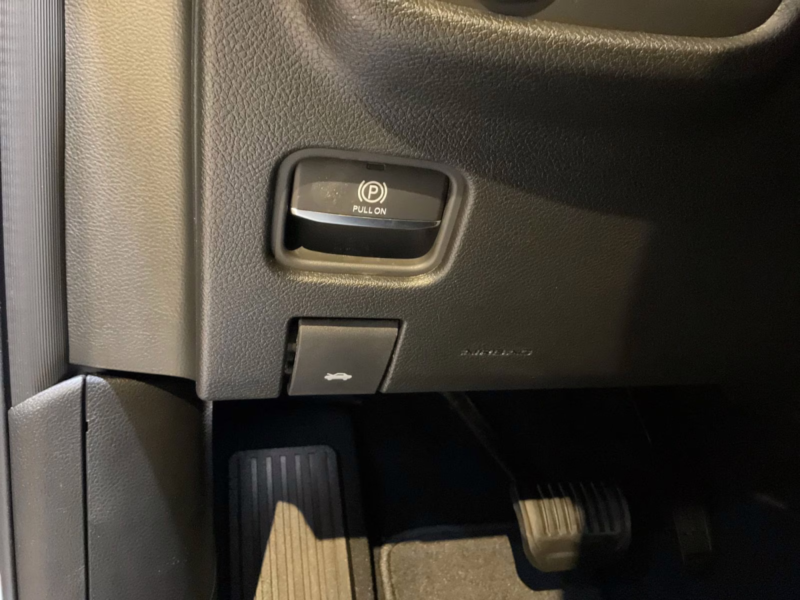 2026 Bright White Clearcoat Jeep Grand Cherokee Laredo 4X4 SUV