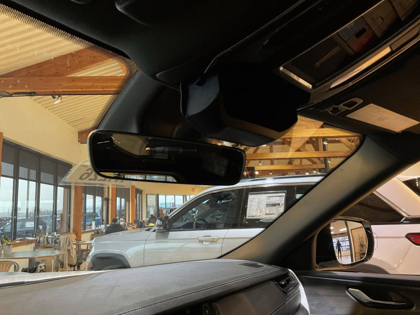 2026 Bright White Clearcoat Jeep Grand Cherokee Laredo 4X4 SUV