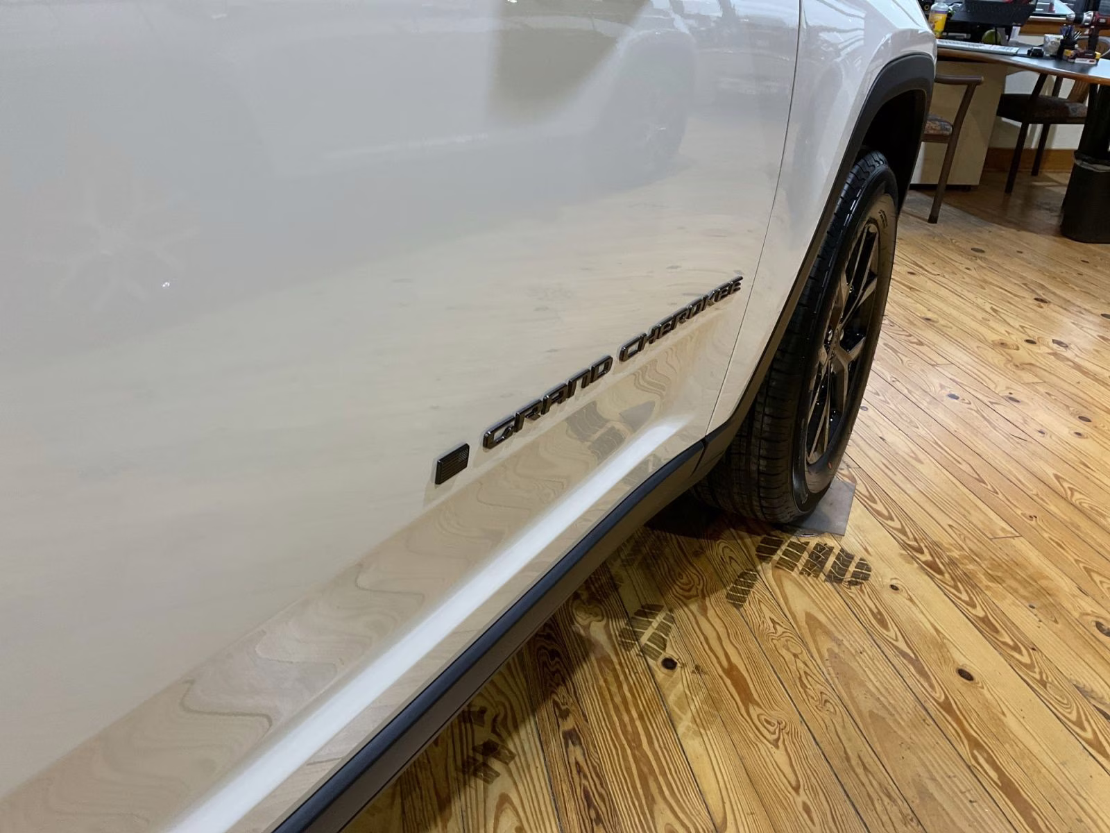 2026 Bright White Clearcoat Jeep Grand Cherokee Laredo 4X4 SUV