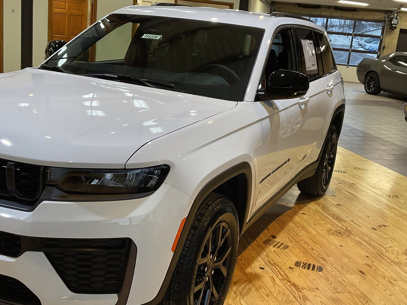 2026 Bright White Clearcoat Jeep Grand Cherokee Laredo 4X4 SUV