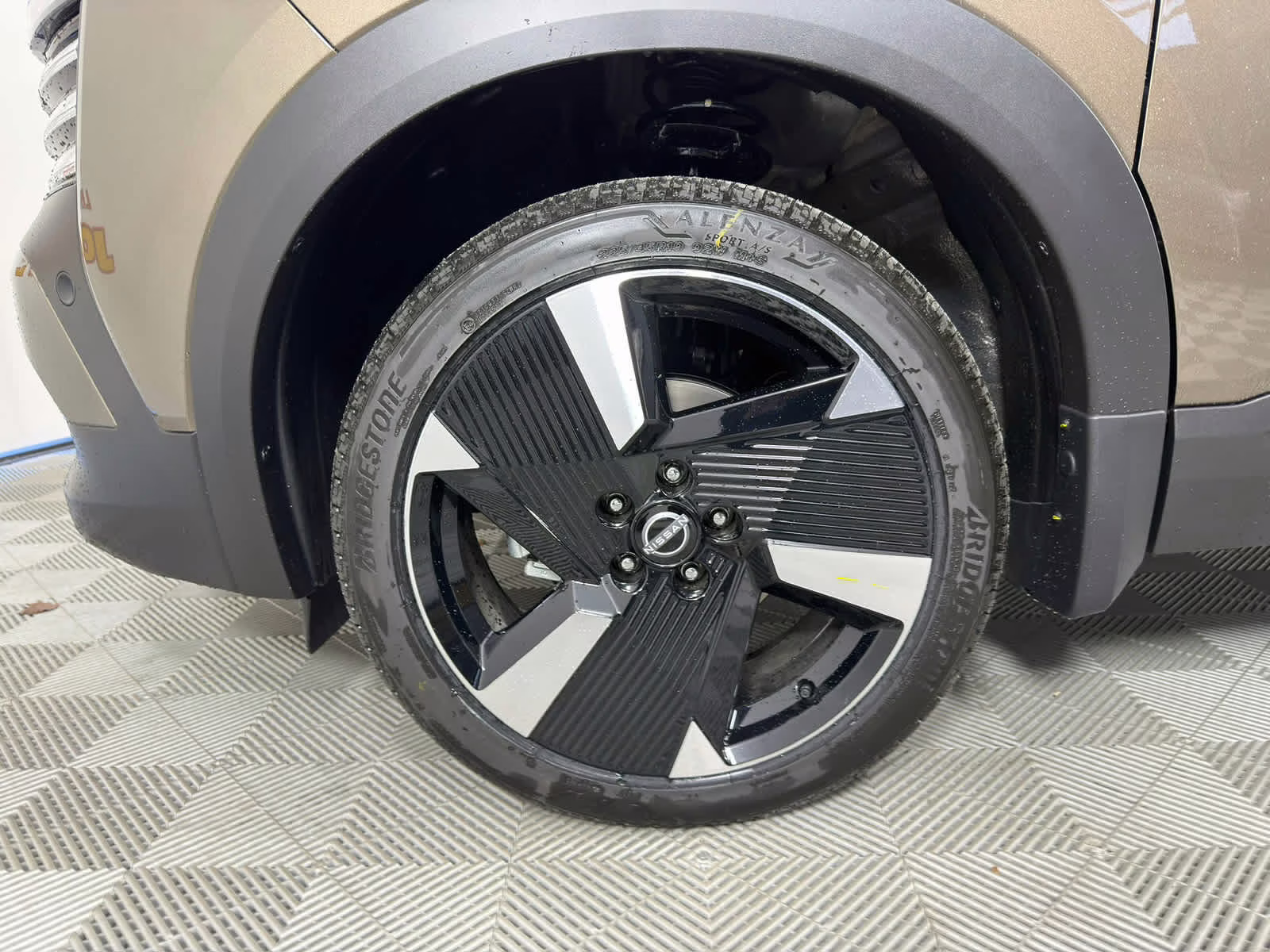 2026 Canyon Bronze Metallic Nissan Kicks SR FWD SUV