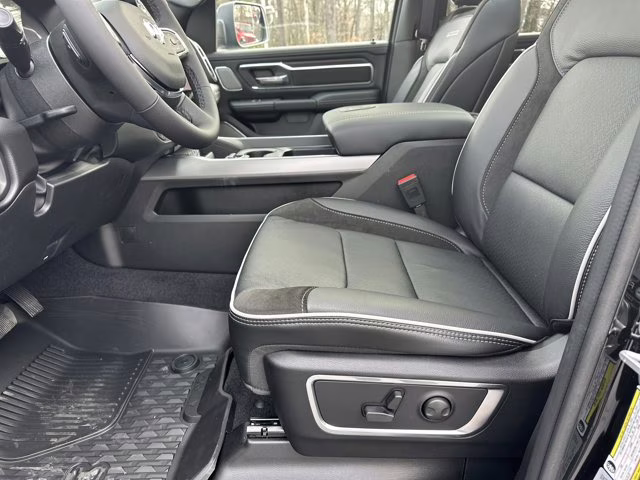 2026 Diamond Black Crystal Pearlcoat Ram 1500 Laramie 4X4 Truck