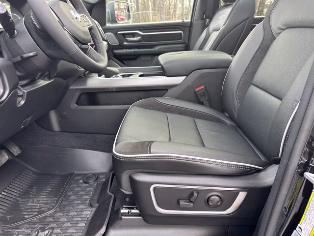 2026 Diamond Black Crystal Pearlcoat Ram 1500 Laramie 4X4 Truck