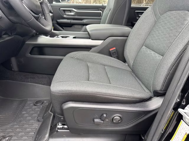 2026 Diamond Black Crystal Pearlcoat Ram 1500 Big Horn 4X4 Truck