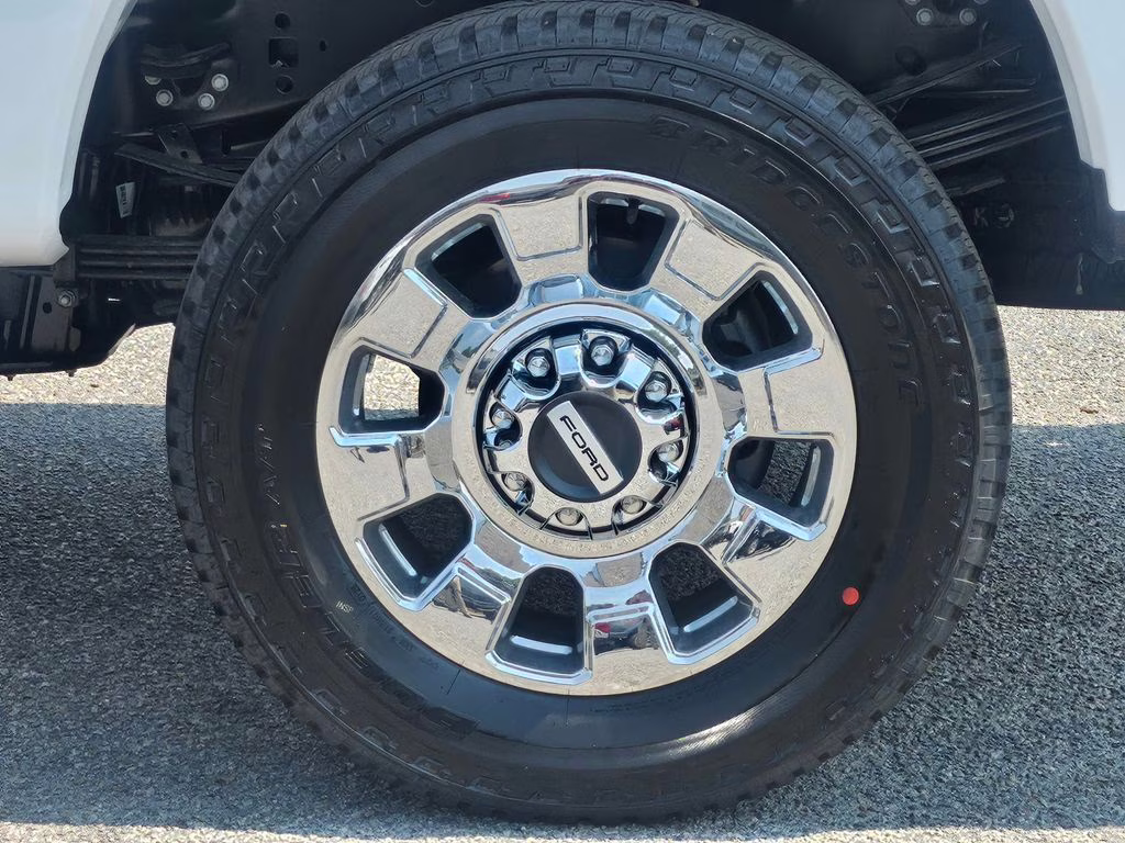 2026 Oxford White Ford Super Duty F-250 SRW Lariat 4X4 Truck
