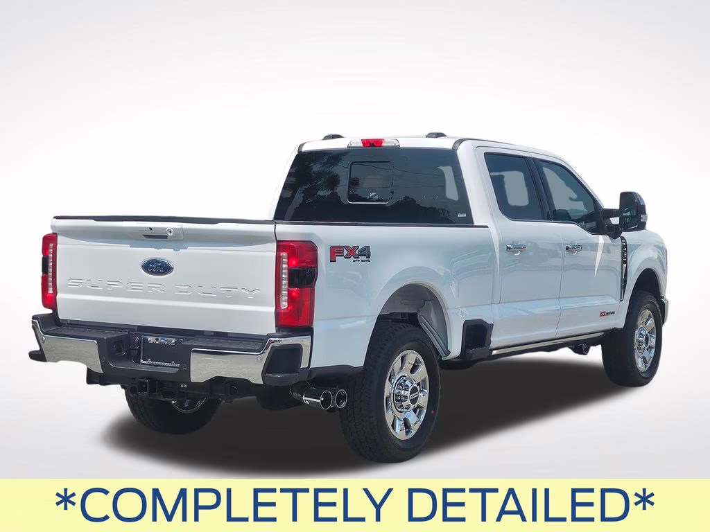 2026 Oxford White Ford Super Duty F-250 SRW Lariat 4X4 Truck