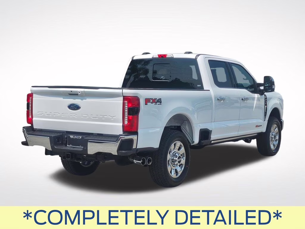 2026 Oxford White Ford Super Duty F-250 SRW Lariat 4X4 Truck