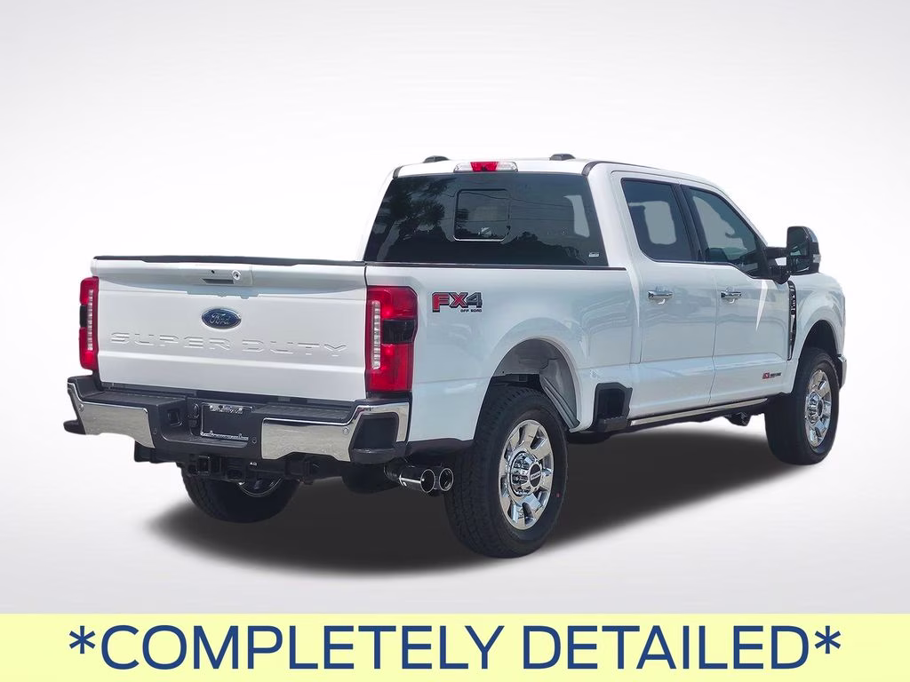2026 Oxford White Ford Super Duty F-250 SRW Lariat 4X4 Truck