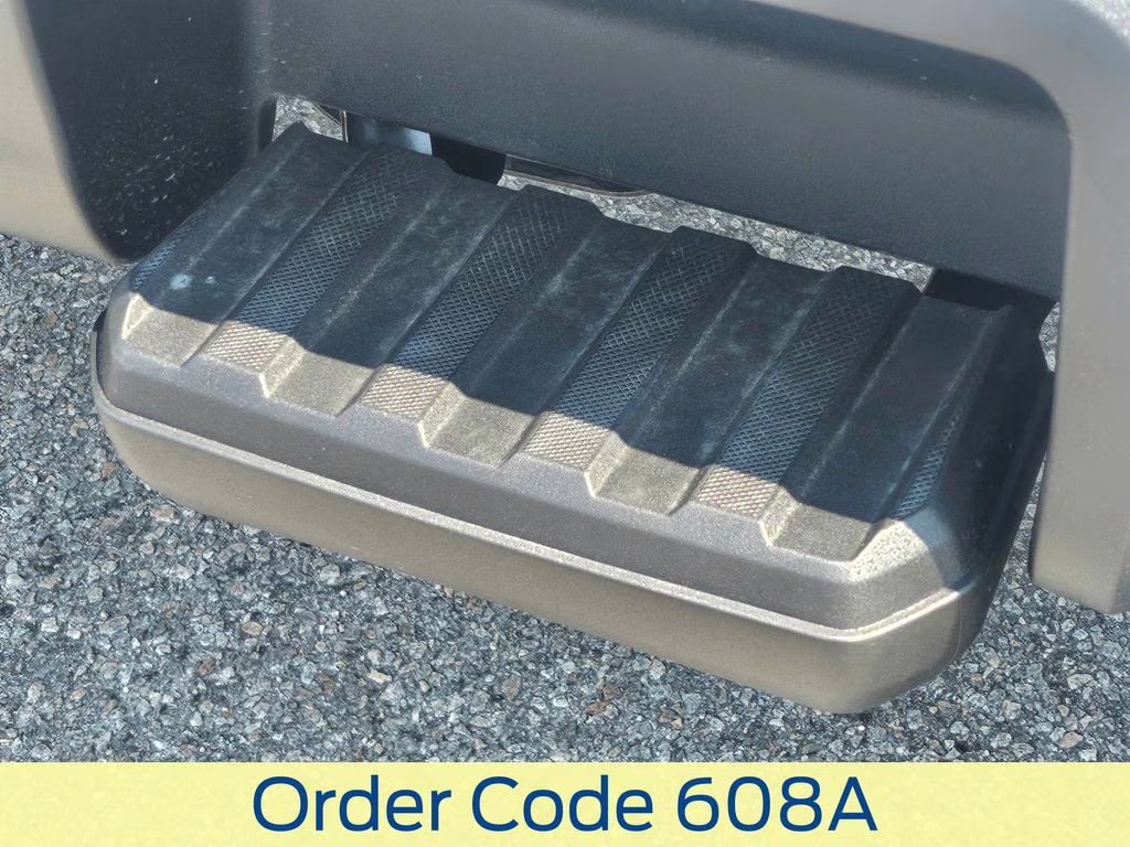 2026 Oxford White Ford Super Duty F-250 SRW Lariat 4X4 Truck