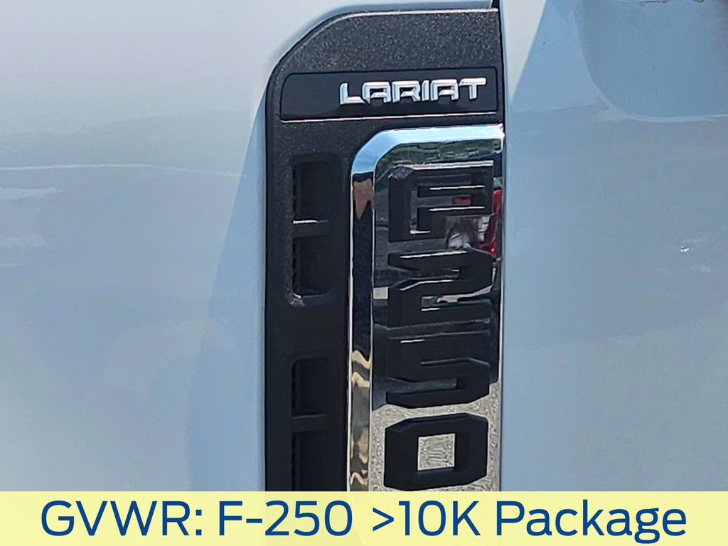 2026 Oxford White Ford Super Duty F-250 SRW Lariat 4X4 Truck