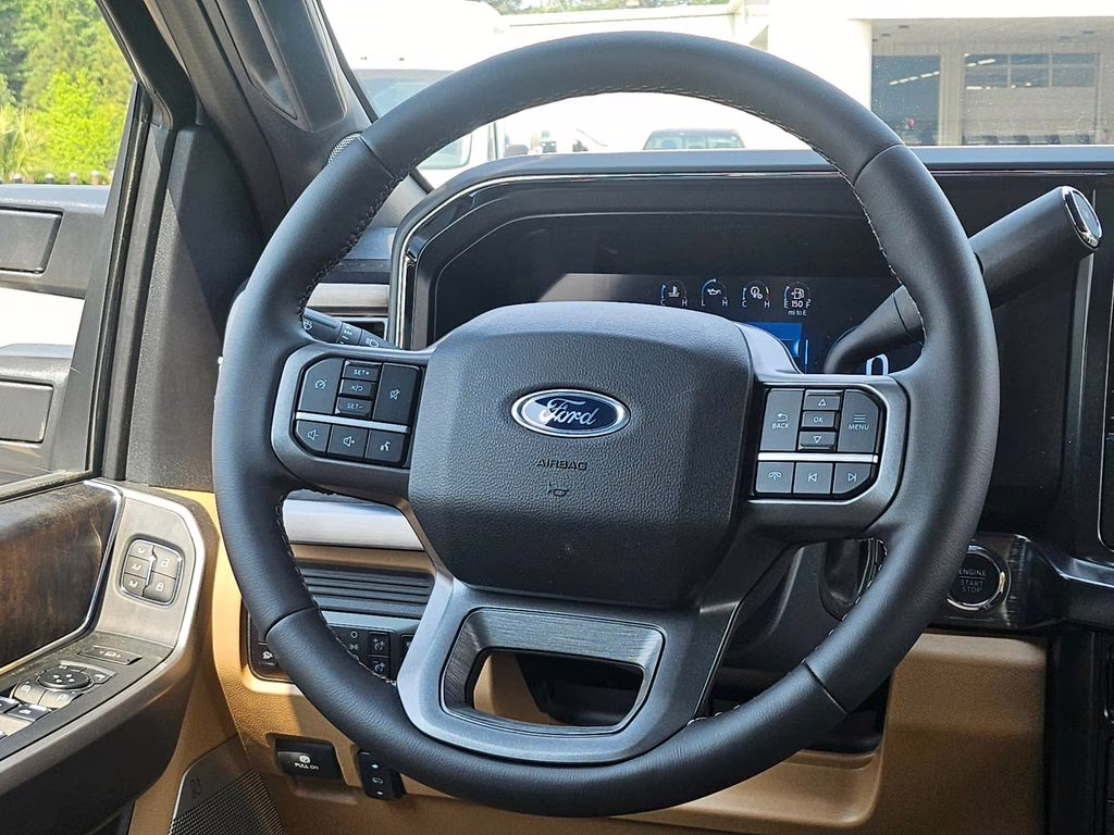 2026 Oxford White Ford Super Duty F-250 SRW Lariat 4X4 Truck