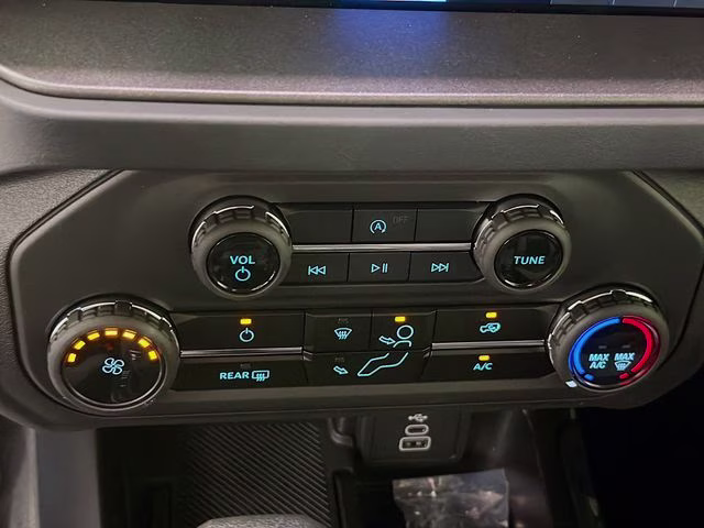 2026 Oxford White Ford Bronco Base 4X4 SUV
