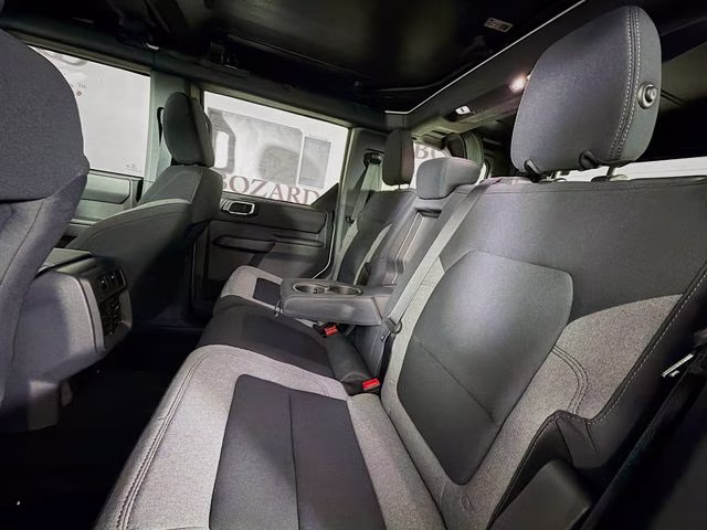 2026 Oxford White Ford Bronco Base 4X4 SUV