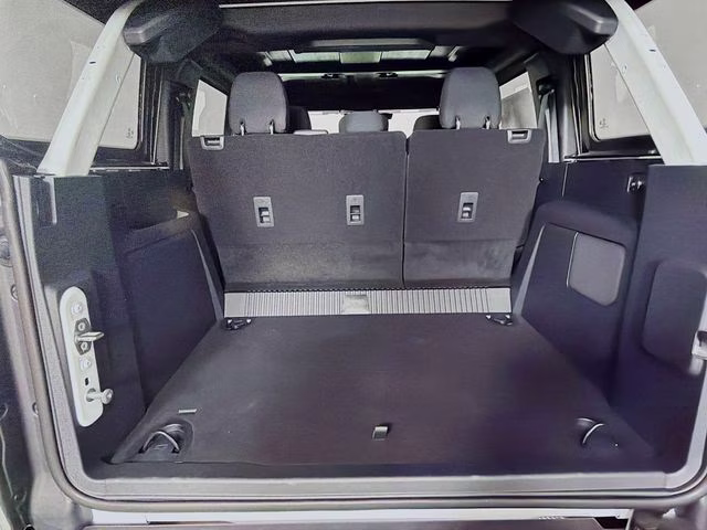 2026 Oxford White Ford Bronco Base 4X4 SUV