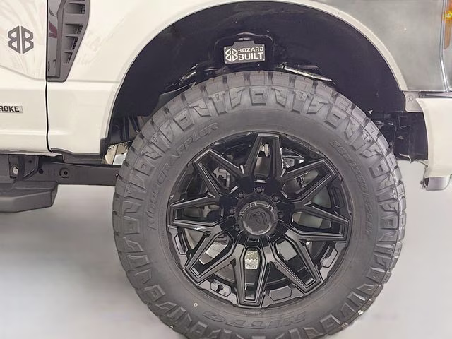 2026 Avalanche Ford Super Duty F-250 SRW Lariat Bozard Built 4X4 Truck