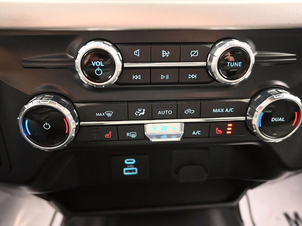 2022 White Metallic Ford F-150 XLT 4X4 Truck