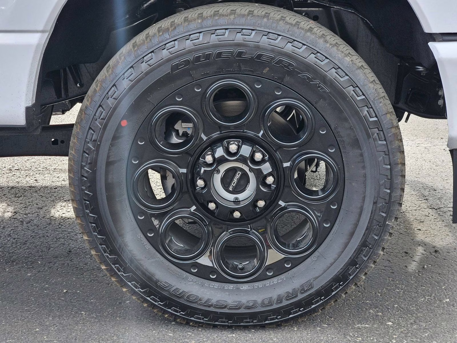 2026 Oxford White Ford Super Duty F-350 SRW Lariat 4X4 Truck