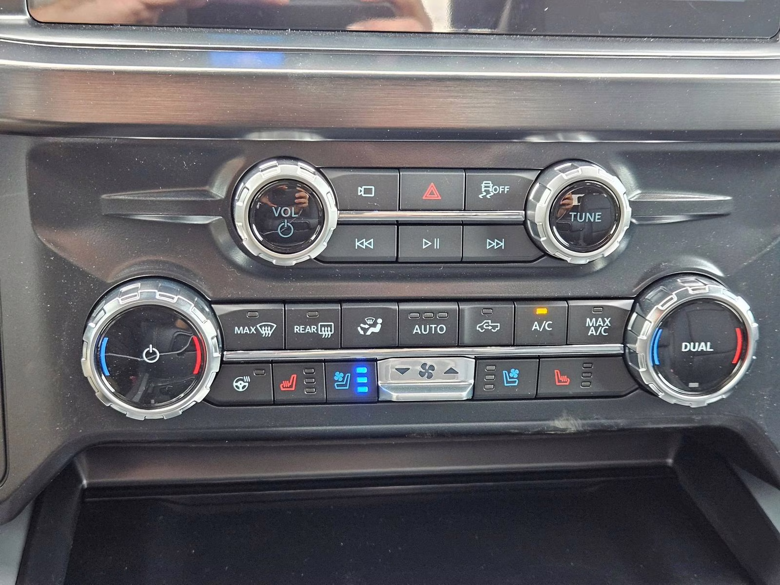 2026 Oxford White Ford Super Duty F-350 SRW Lariat 4X4 Truck