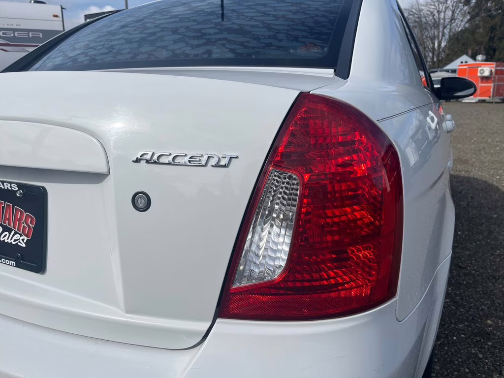 2009 Nordic White Hyundai Accent GLS FWD Sedan