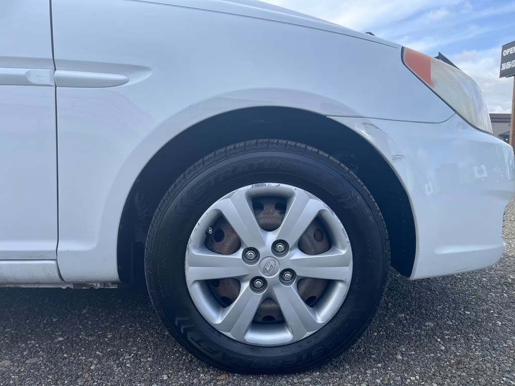 2009 Nordic White Hyundai Accent GLS FWD Sedan