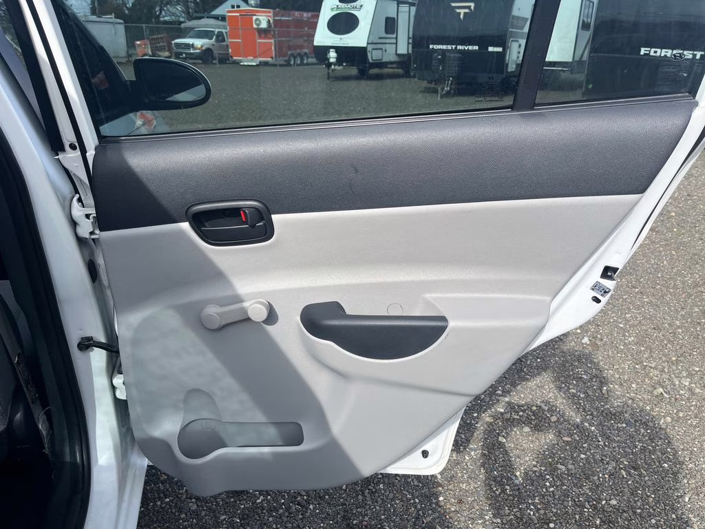 2009 Nordic White Hyundai Accent GLS FWD Sedan