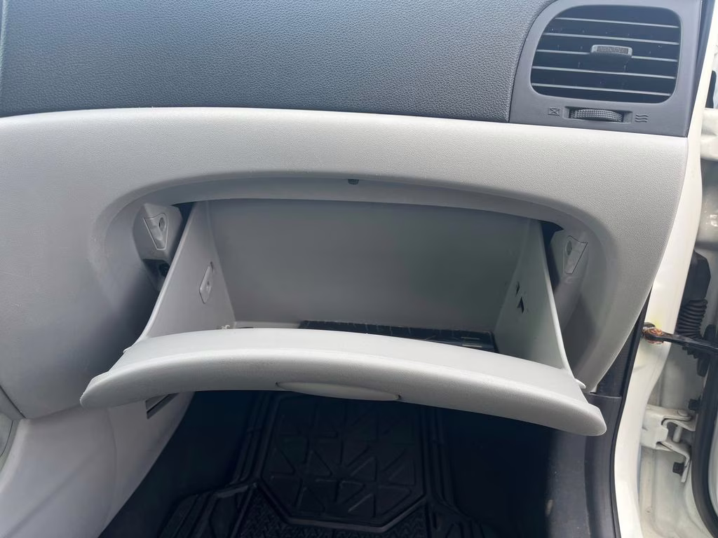 2009 Nordic White Hyundai Accent GLS FWD Sedan