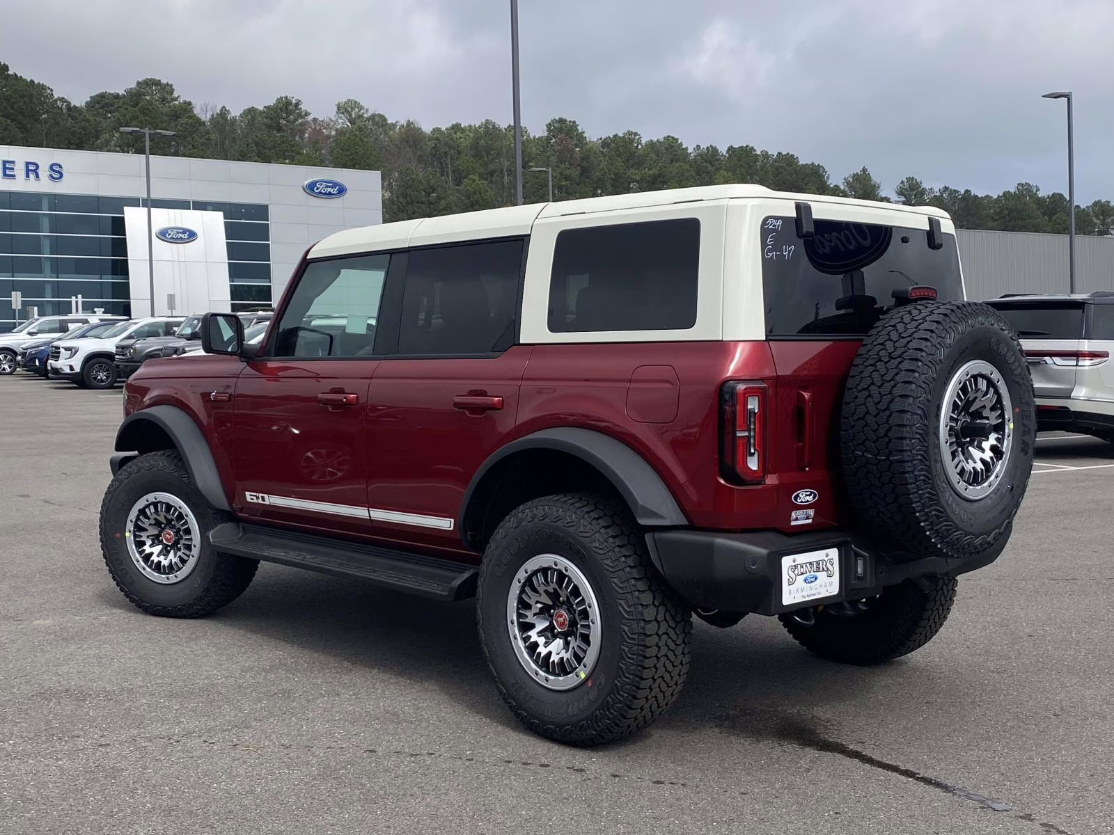 2026 Ruby Red Ford Bronco Outer Banks 4X4 SUV