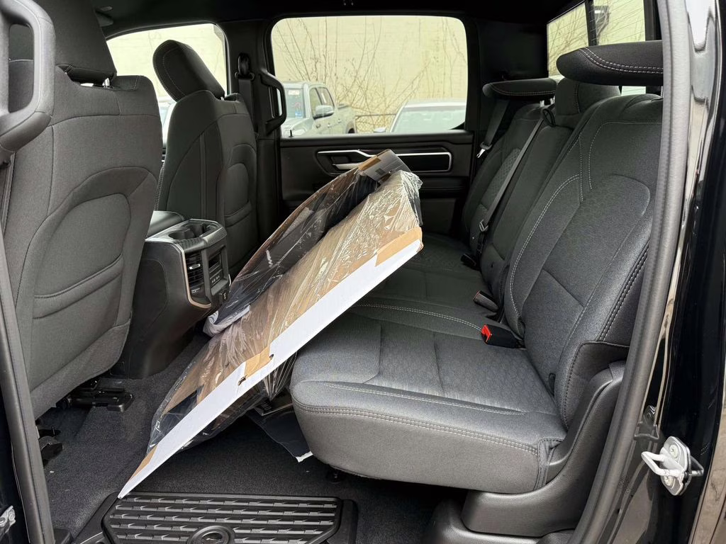 2026 Diamond Black Crystal Pearlcoat Ram 1500 Big Horn/Lone Star 4X4 Truck