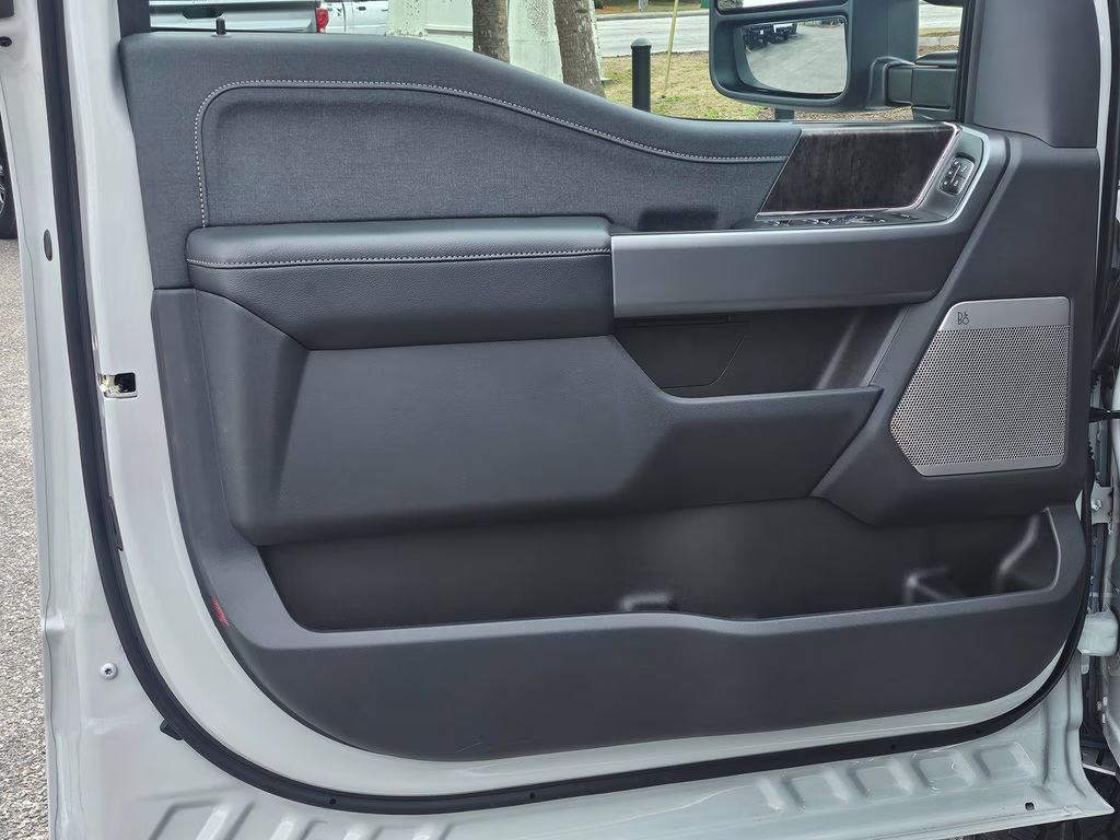 2026 Avalanche Ford Super Duty F-250 SRW Lariat 4X4 Truck