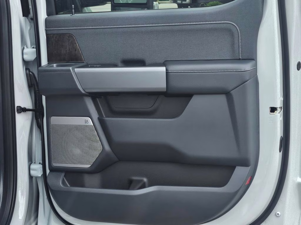 2026 Avalanche Ford Super Duty F-250 SRW Lariat 4X4 Truck