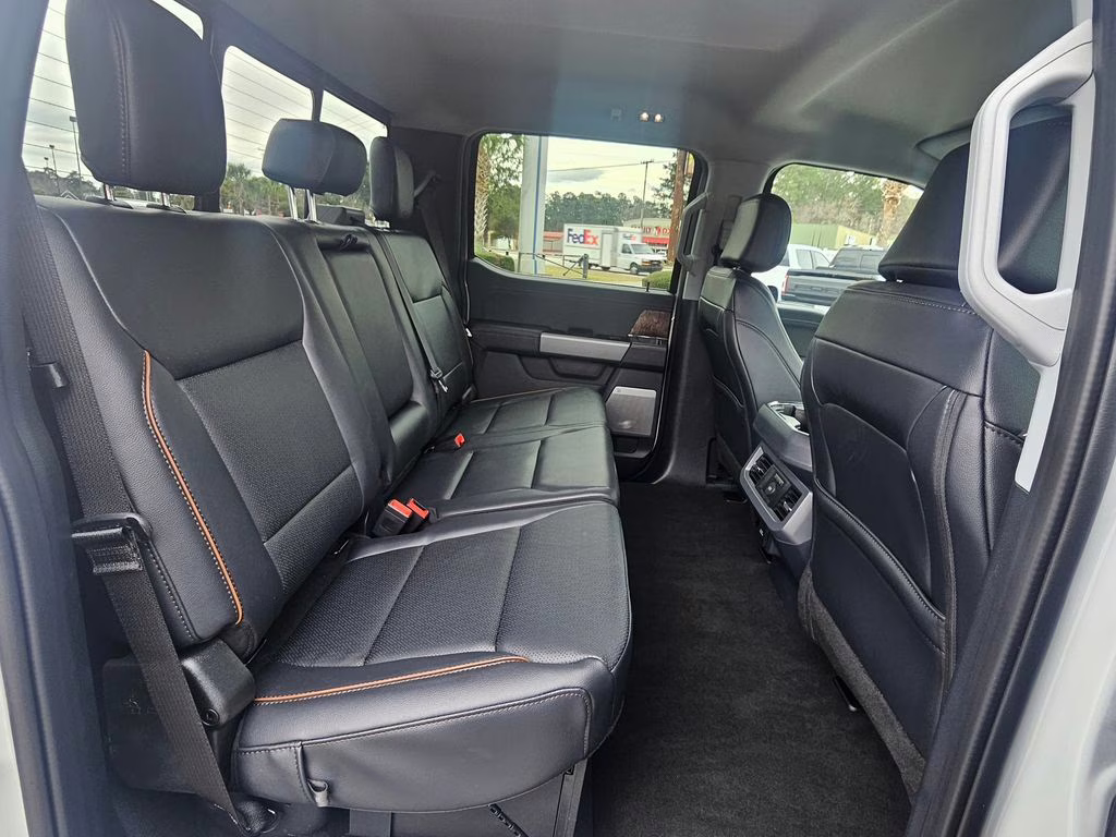 2026 Avalanche Ford Super Duty F-250 SRW Lariat 4X4 Truck