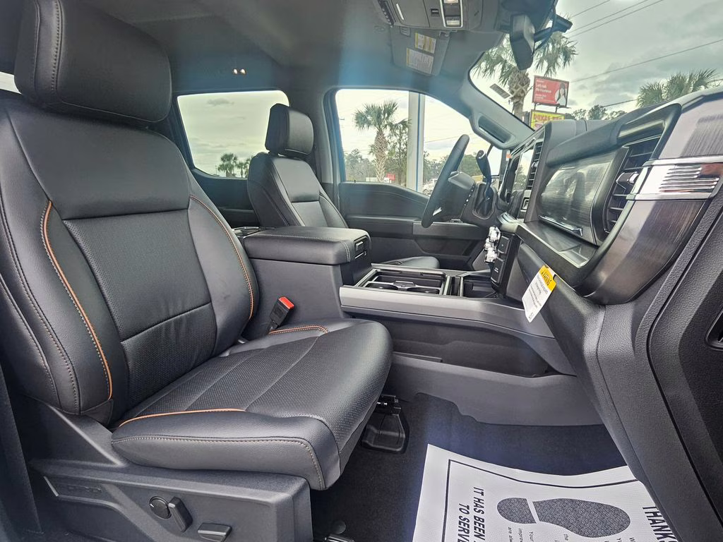 2026 Avalanche Ford Super Duty F-250 SRW Lariat 4X4 Truck