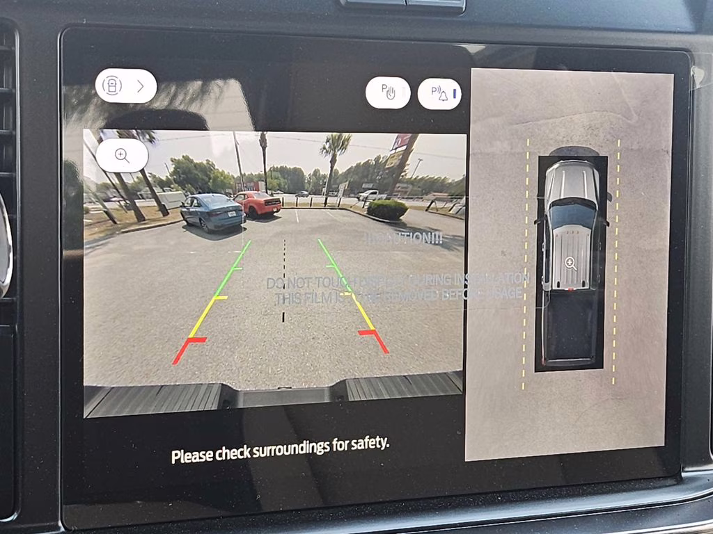 2026 Oxford White Ford Super Duty F-250 SRW Lariat 4X4 Truck