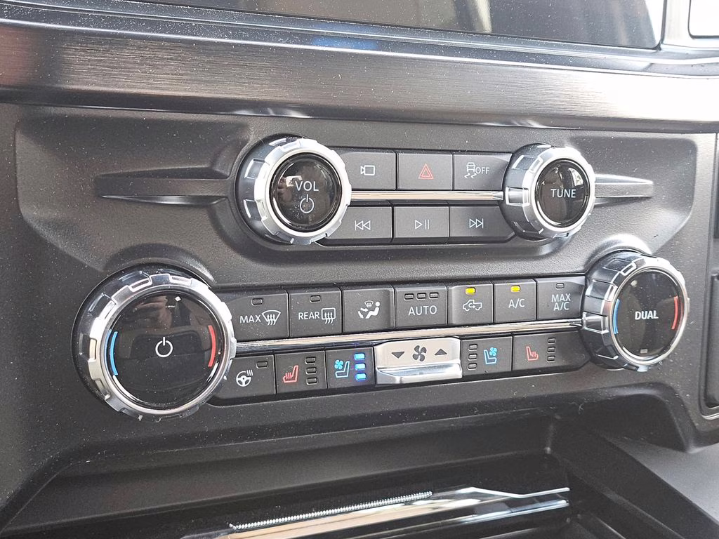 2026 Oxford White Ford Super Duty F-250 SRW Lariat 4X4 Truck